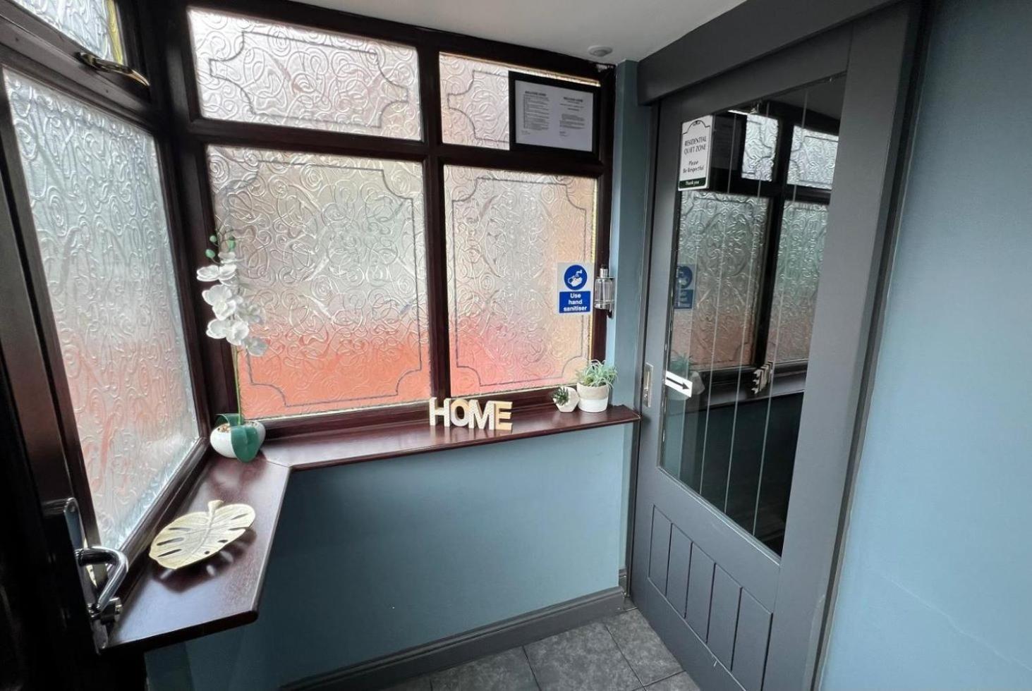 Modern Suites -5 Bedroom House- With Free Parking Birmingham City Екстер'єр фото