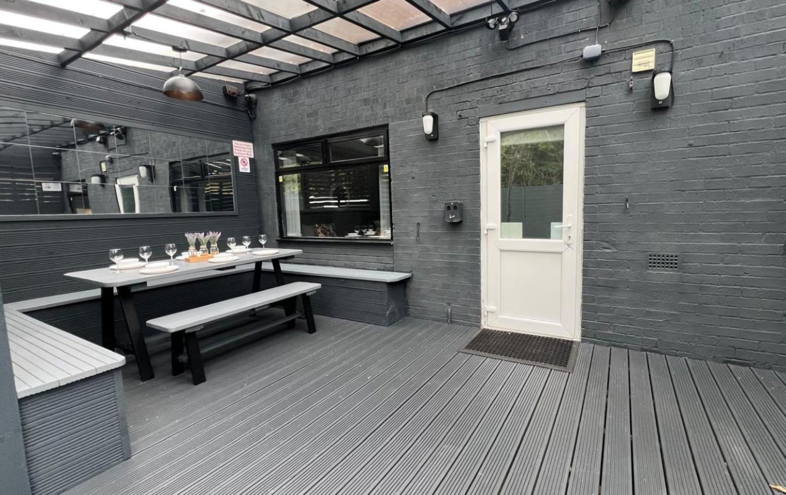 Modern Suites -5 Bedroom House- With Free Parking Birmingham City Екстер'єр фото